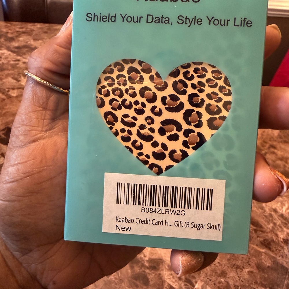 Kaabao RFID Blocking Credit Card Holder & Leopard Print Card Holder and Key Fob - Picture 5 of 13